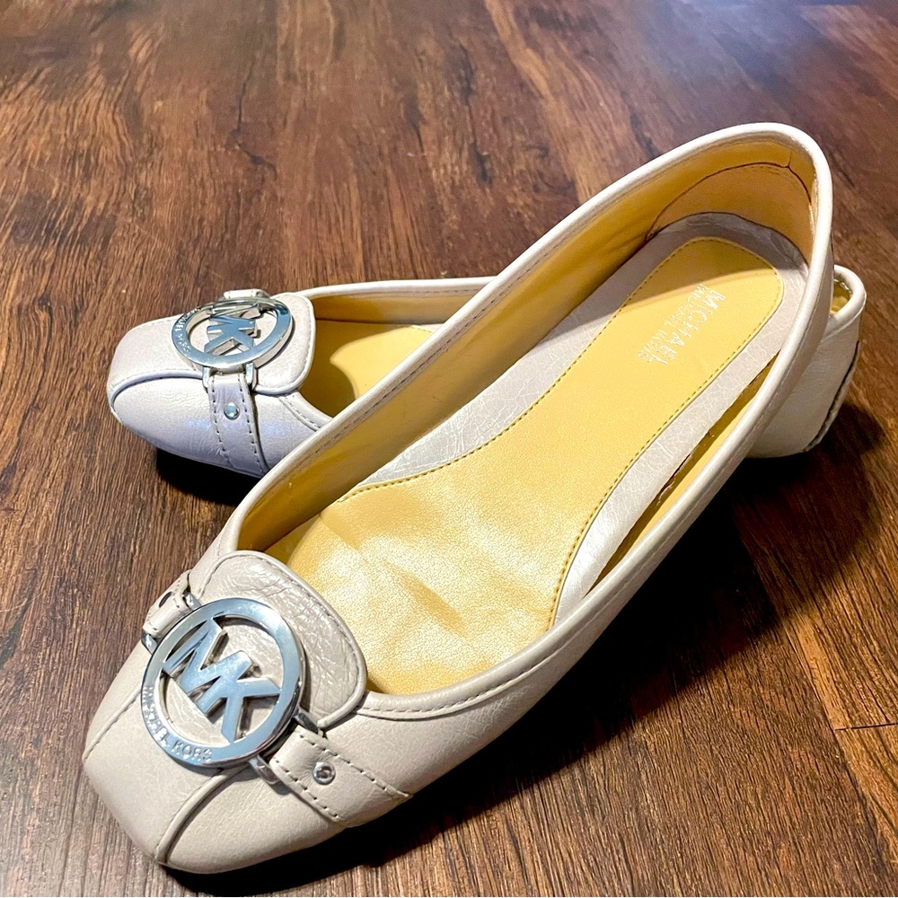 Michael Kors gray flats size 7.5